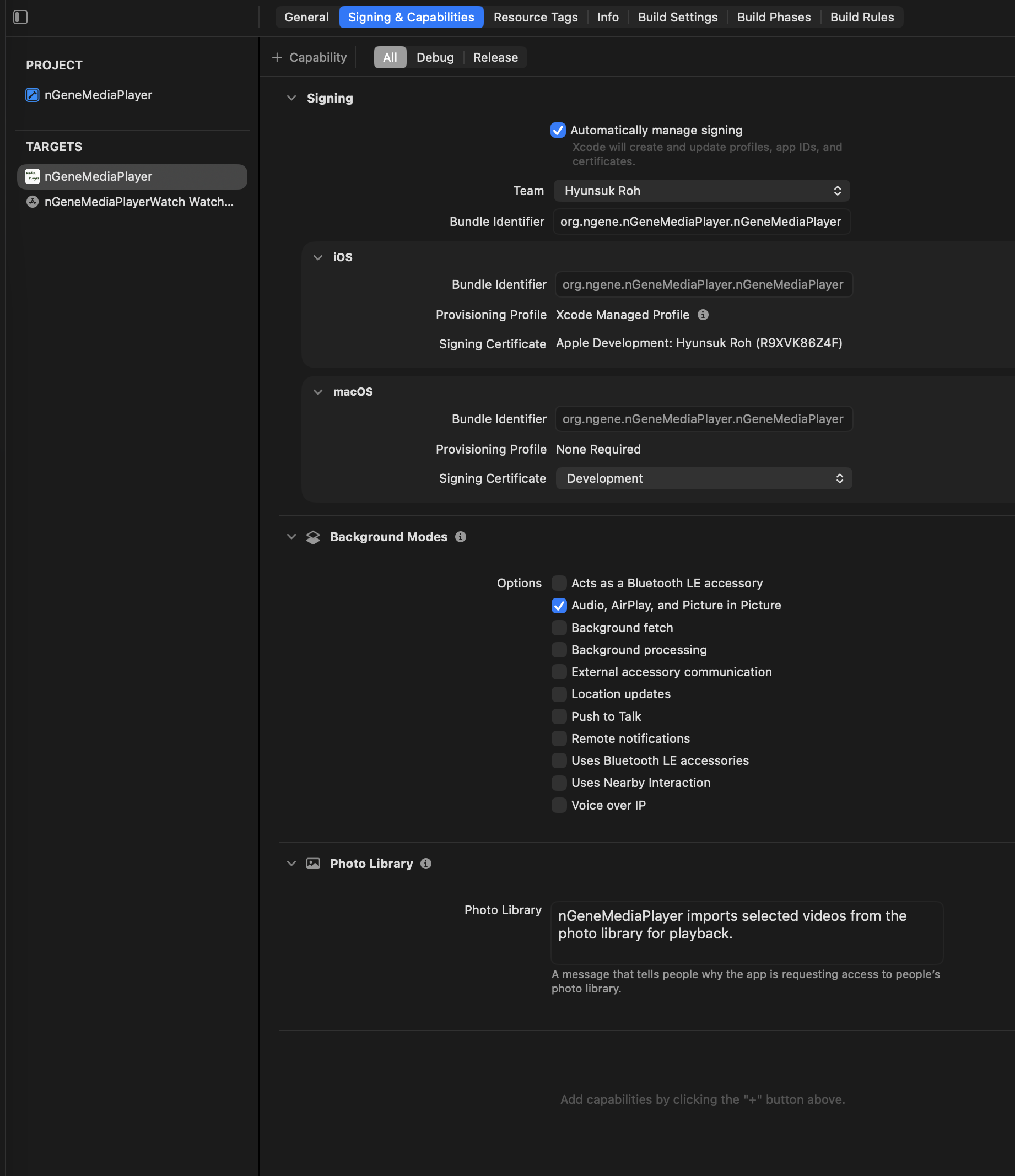 iOS app target Signing and Capabilities tab showing the same iOS app bundle identifier